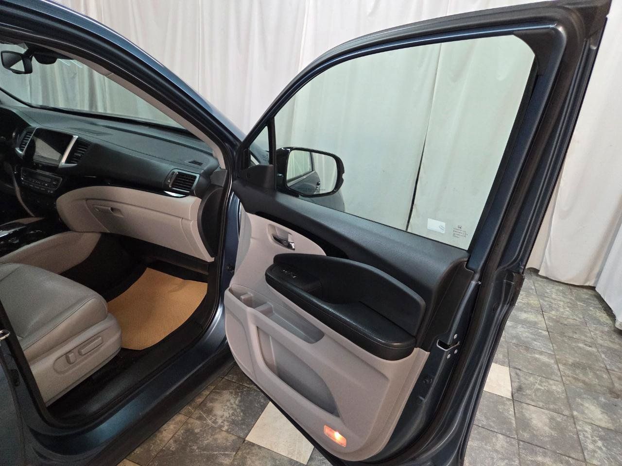 Used 2018 Honda Pilot Elite image 10