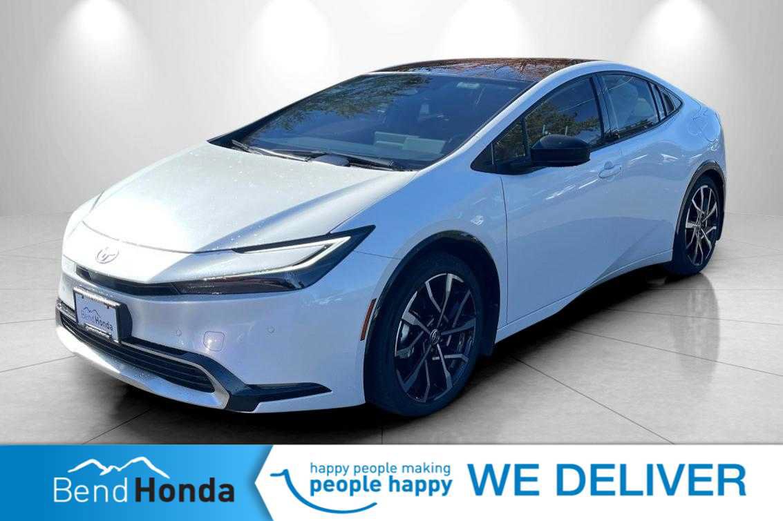 Used 2025 Toyota Prius Plug-In Hybrid FWD image 1