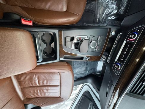 Used 2019 Audi Q5 2.0T Premium w/ Convenience Package image 19