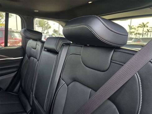 New 2026 Jeep Grand Cherokee Limited image 9