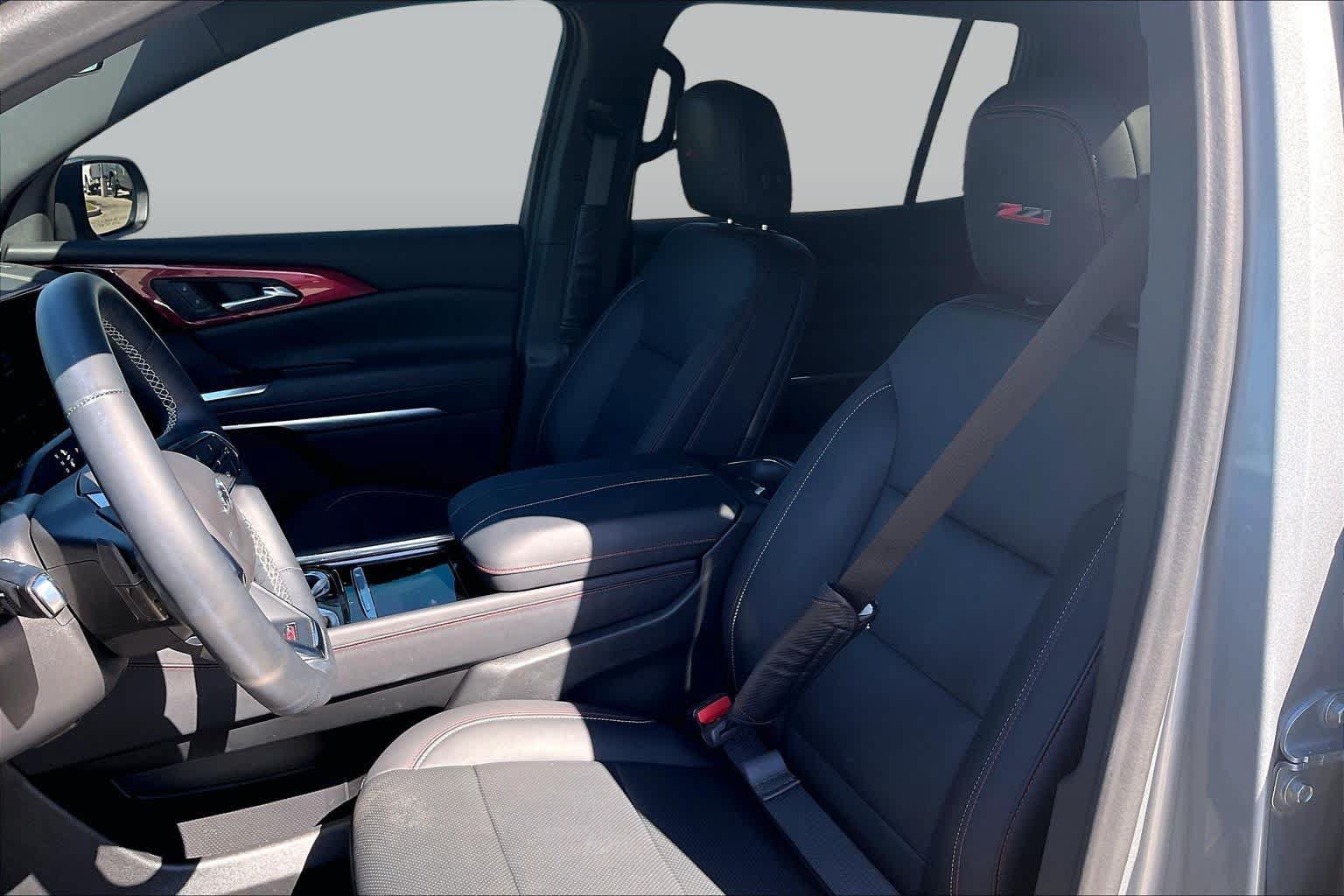 Used 2024 Chevrolet Traverse Z71 w/ LPO, Floor Liner Package AWD/4WD image 8