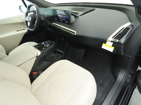 Used 2026 BMW iX xDrive45 w/ Premium Package AWD/4WD image 19