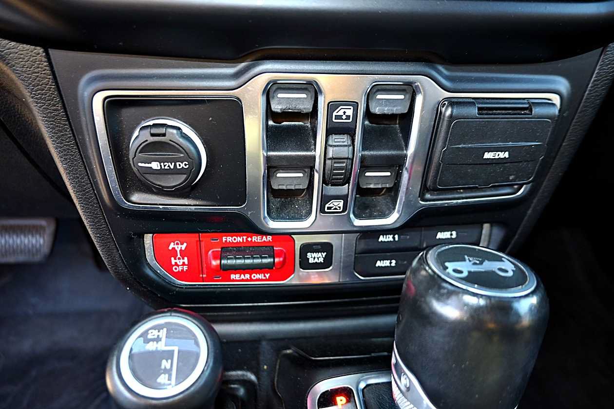 Used 2020 Jeep Wrangler Unlimited Rubicon AWD/4WD image 25