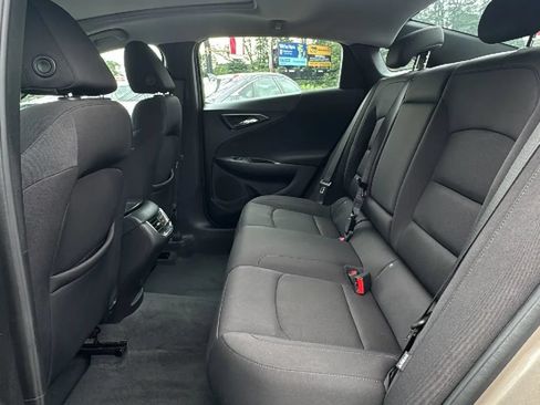 Used 2022 Chevrolet Malibu LT FWD image 15