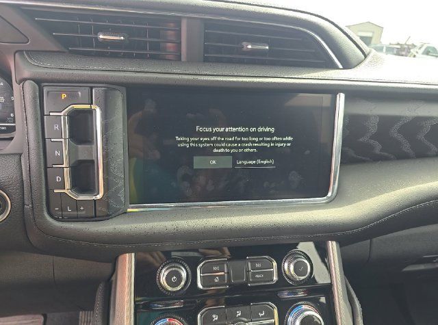 Used 2022 GMC Yukon XL Denali AWD/4WD image 17