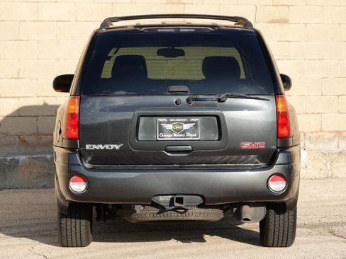 Used 2004 GMC Envoy SLT image 16