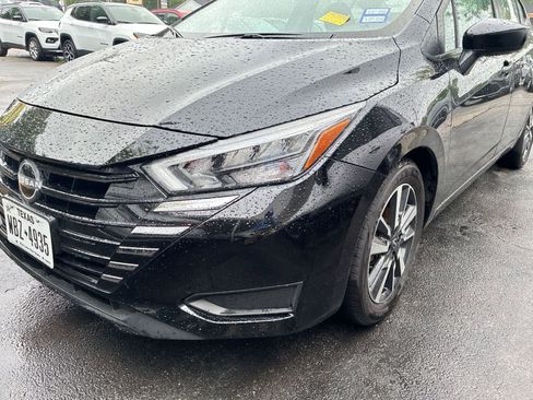 Used 2025 Nissan Versa SV FWD image 2