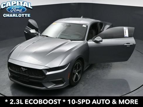 Used 2025 Ford Mustang Coupe RWD image 34