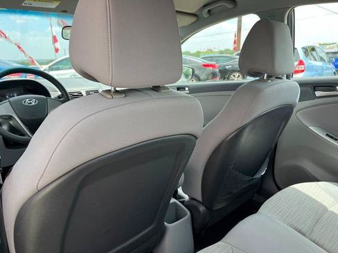 Used 2017 Hyundai Accent SE FWD image 13