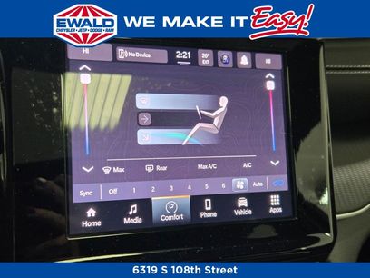 New 2025 Jeep Grand Cherokee Laredo X w/ Trailer Tow Package