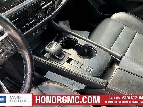 Used 2022 Nissan Rogue SL w/ SL Premium Package FWD image 18