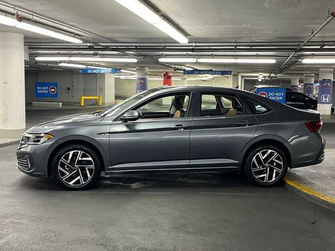 Used 2024 Volkswagen Jetta SEL FWD image 33