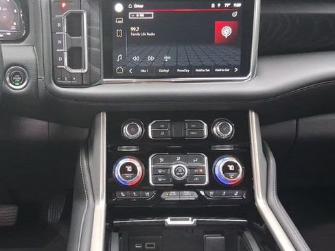 Used 2022 GMC Yukon Denali AWD/4WD image 23