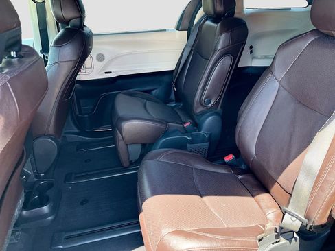 Used 2024 Toyota Sienna Platinum AWD/4WD image 26