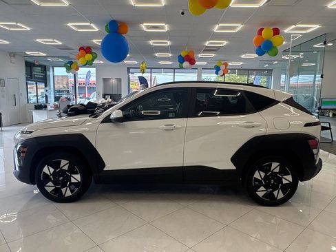Used 2025 Hyundai Kona SEL FWD image 4