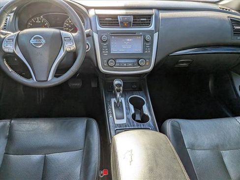 Used 2016 Nissan Altima 2.5 SL w/ 2.5 Technology w/LED Package image 17
