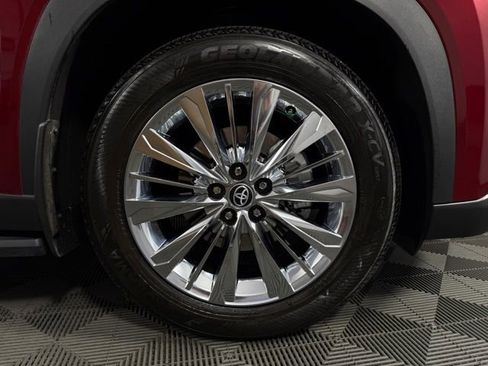 Used 2024 Toyota Grand Highlander Platinum image 11