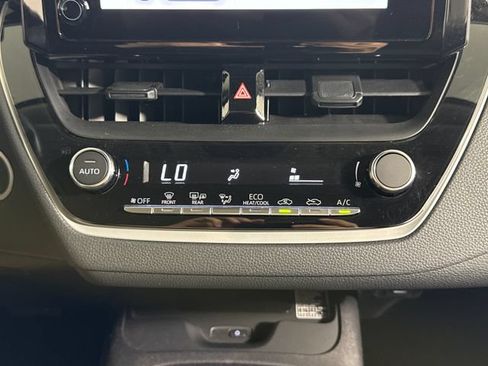 Used 2025 Toyota Corolla LE w/ LE Premium Package FWD image 28