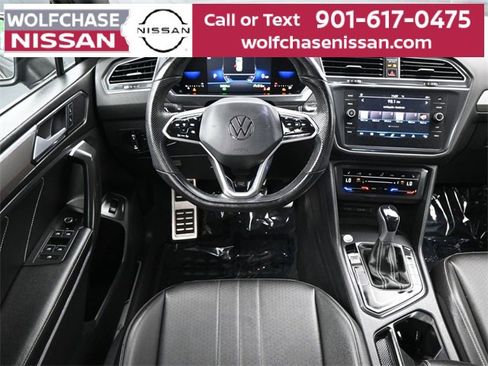 Used 2022 Volkswagen Tiguan SE R-Line image 12