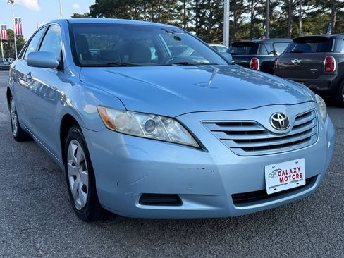Used 2009 Toyota Camry LE FWD image 3