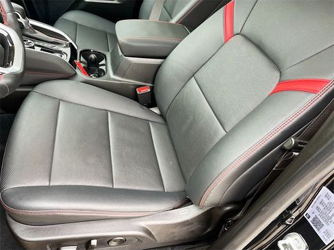 Used 2024 Chevrolet Colorado Z71 w/ Z71 Convenience Package 2 image 19