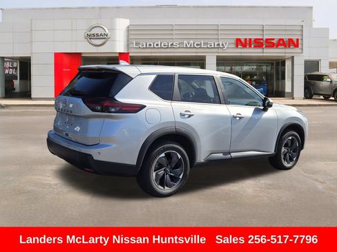 Used 2025 Nissan Rogue SV FWD image 3