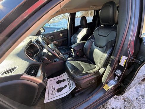 Used 2017 Jeep Cherokee Latitude w/ True North Edition image 14