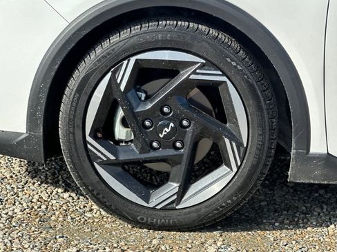 Used 2025 Kia K4 EX image 24
