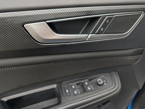 Used 2024 Volkswagen Atlas Cross Sport SEL R-Line image 27