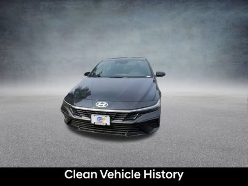 Used 2025 Hyundai Elantra Sport FWD image 7