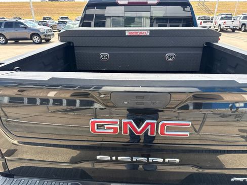 Used 2022 GMC Sierra 1500 AT4 w/ AT4 Premium Package AWD/4WD image 10