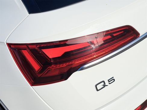 Used 2023 Audi Q5 2.0T Premium Plus w/ Premium Plus Package image 38