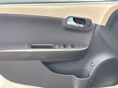 Used 2011 Chevrolet Malibu LS FWD image 12