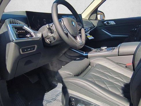 Used 2026 BMW X7 xDrive40i w/ Premium Package AWD/4WD image 10