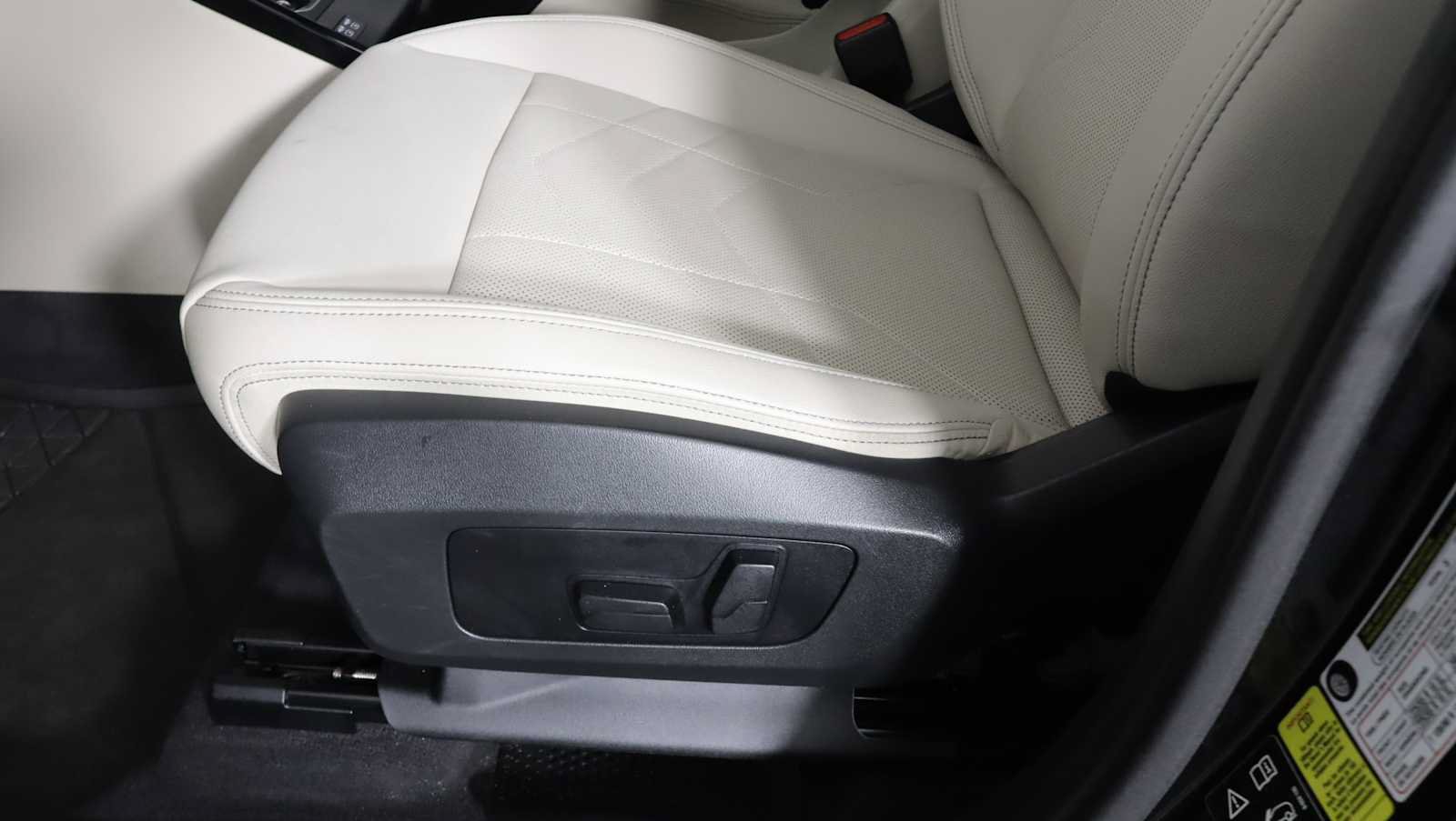 Used 2023 BMW X1 xDrive28i w/ Convenience Package AWD/4WD image 19
