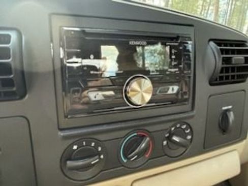 Used 2006 Ford F250 4x4 Crew Cab Super Duty image 9