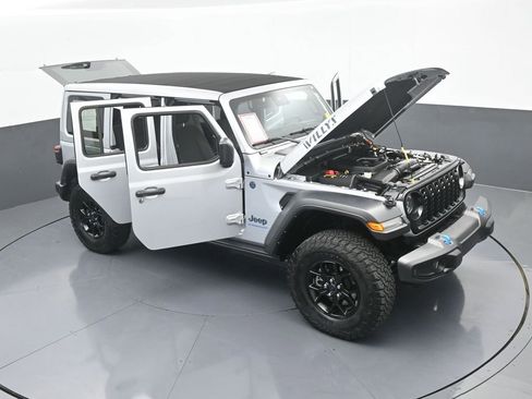 Used 2024 Jeep Wrangler Unlimited image 76