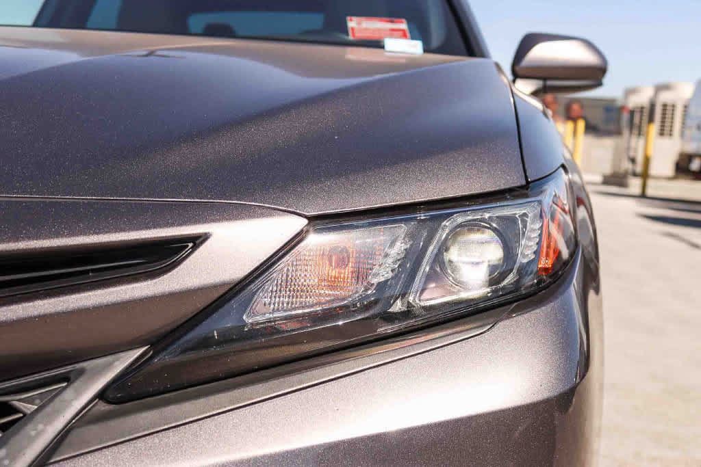 Used 2021 Toyota Camry SE FWD image 7
