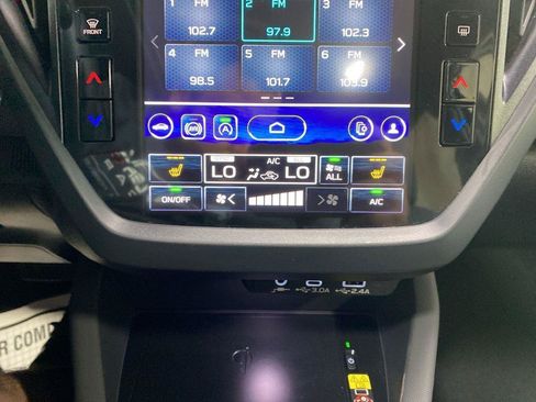 Used 2025 Subaru Forester Premium AWD/4WD image 31