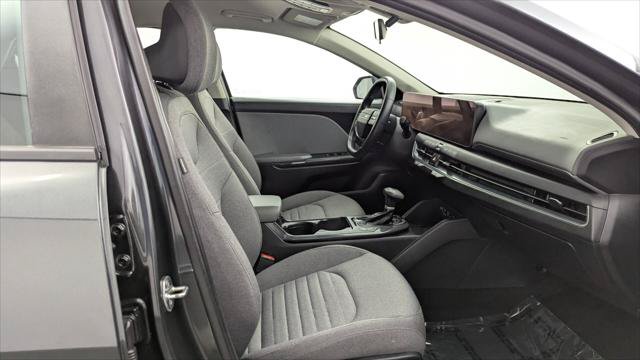 Used 2025 Kia K4 EX FWD image 21