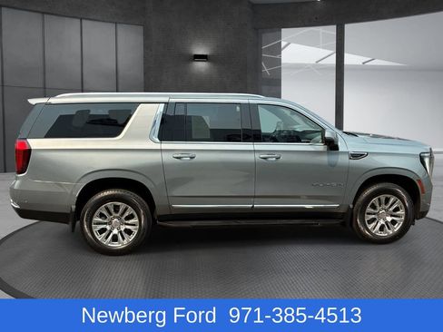 Used 2025 GMC Yukon XL Elevation w/ Elevation Premium Package AWD/4WD image 4