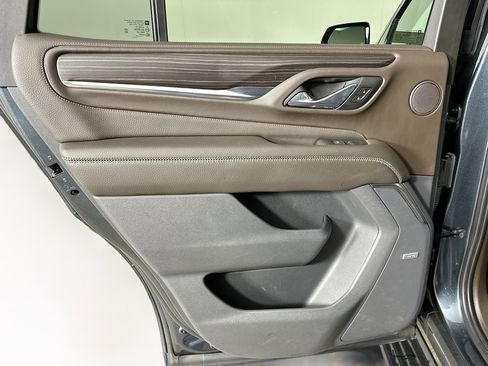 Used 2021 GMC Yukon Denali w/ Denali Premium Package image 27