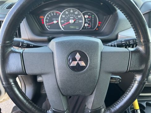 Used 2004 Mitsubishi Endeavor XLS AWD/4WD image 9