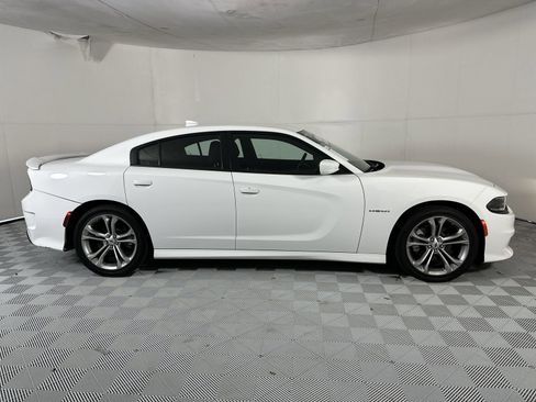 Used 2022 Dodge Charger R/T RWD image 9