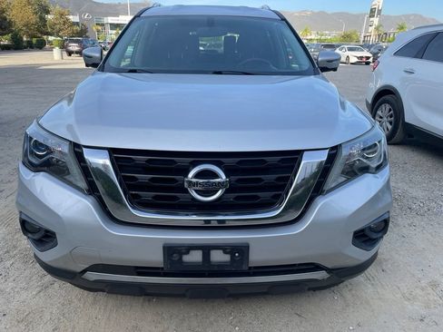 Used 2019 Nissan Pathfinder SL FWD image 3