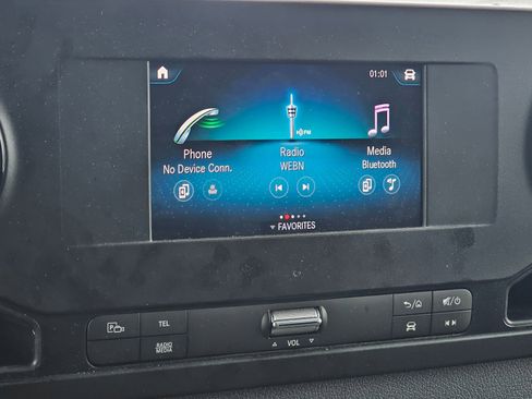 Used 2024 Mercedes-Benz Sprinter 2500 image 21