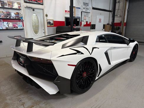 Used 2016 Lamborghini Aventador LP 750-4 Superveloce image 5