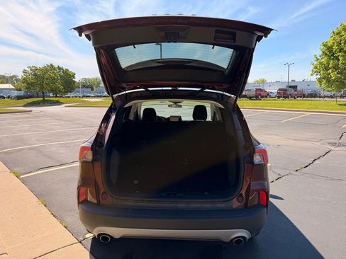 Used 2021 Ford Escape SE FWD image 25