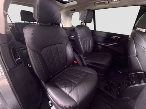 Certified 2023 BMW X7 xDrive40i w/ Premium Package image 30