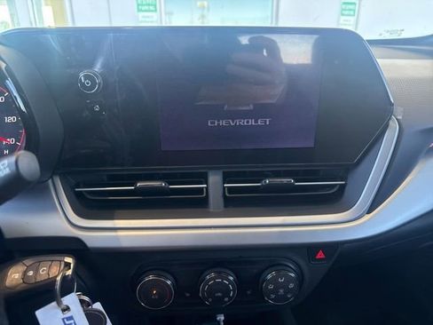 Used 2024 Chevrolet Trax RS image 7